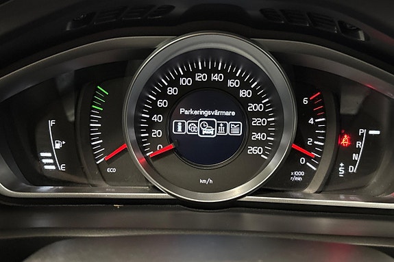Volvo V40 18 of 23