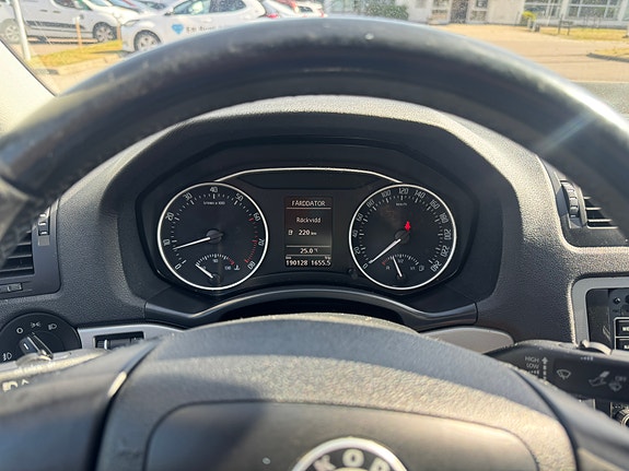 Skoda Octavia 3 of 10