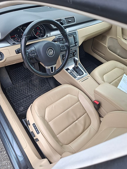 Volkswagen Passat 9 of 11