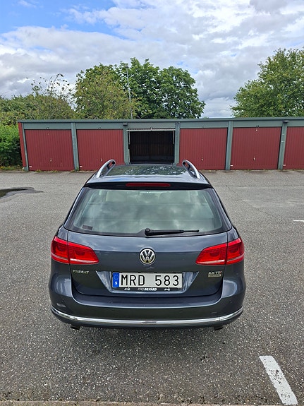 Volkswagen Passat 5 of 11