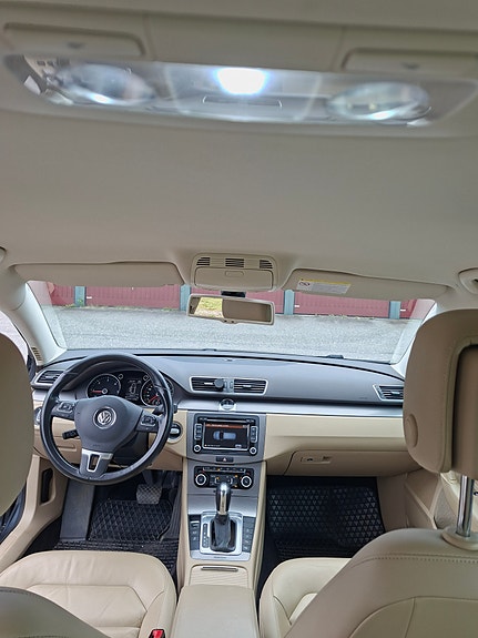 Volkswagen Passat 8 of 11