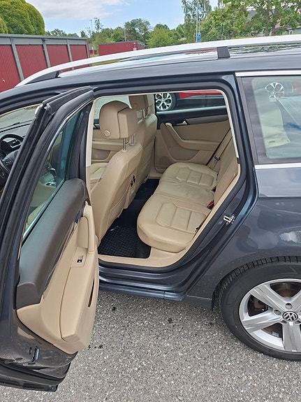Volkswagen Passat 7 of 11