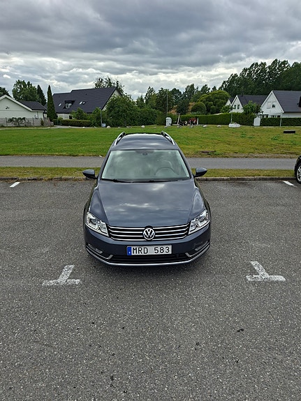 Volkswagen Passat 2 of 11