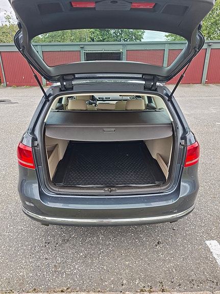 Volkswagen Passat 4 of 11