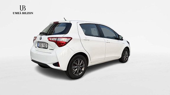 Toyota Yaris 4 of 7