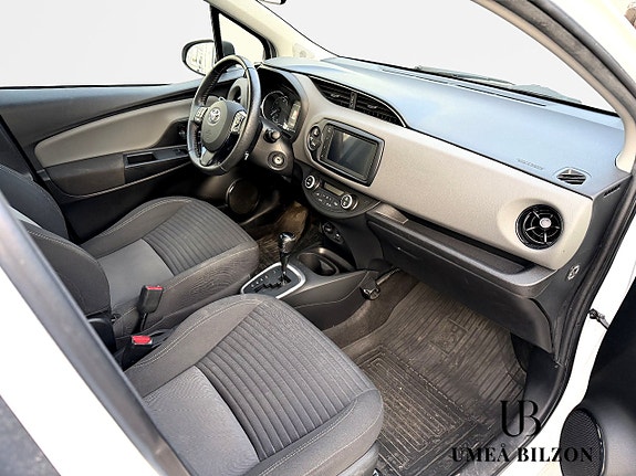 Toyota Yaris 6 of 7