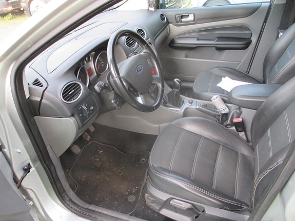 Ford Focus 5 of 5