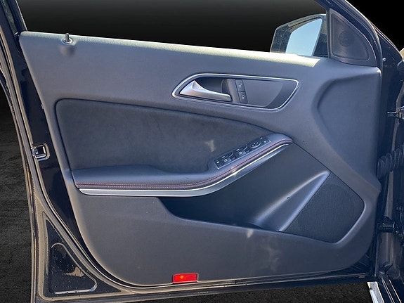 Mercedes-Benz A200 6 of 14