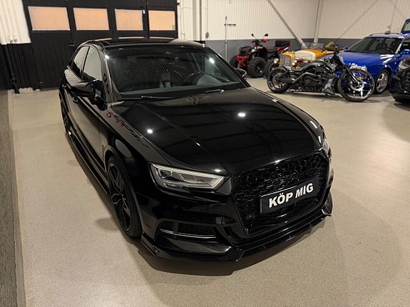 Audi S3 4 of 5