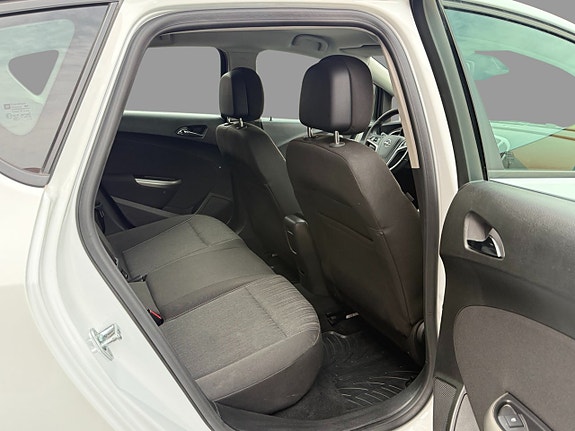 Opel Astra 8 of 15