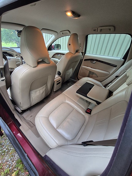Volvo XC70 3 of 5