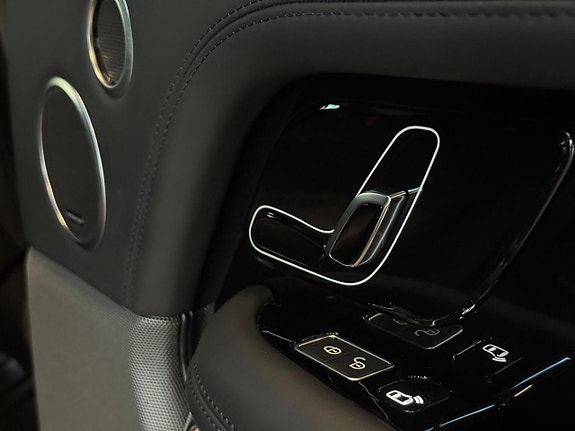 Land Rover Range Rover 17 of 22