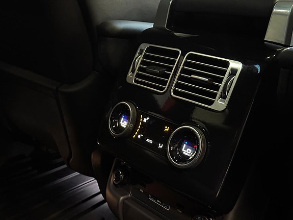 Land Rover Range Rover 18 of 22