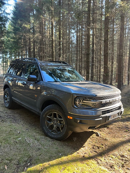 Ford Bronco 4 of 5