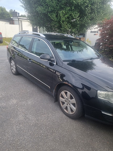 Volkswagen Passat 11 of 14