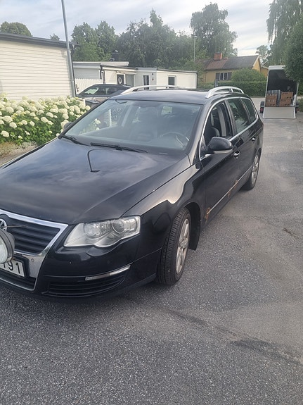 Volkswagen Passat 4 of 14