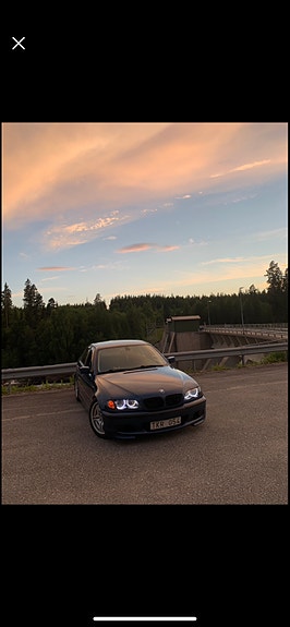 BMW 320i 3 of 5