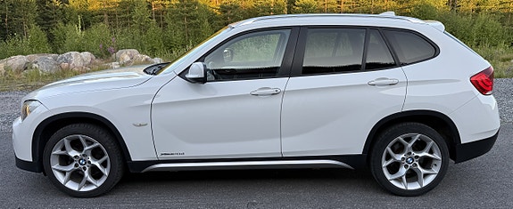BMW X1 2 of 5