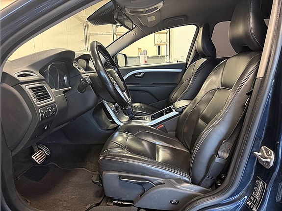 Volvo XC70 4 of 5