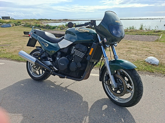 Triumph Trident 2 of 4