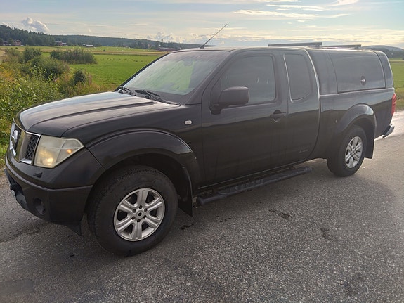 Nissan King Cab 2 of 5