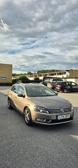 Volkswagen Passat 3 of 5