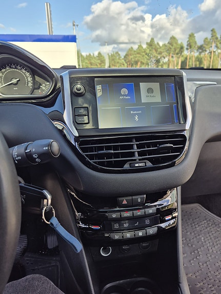 Peugeot 208 4 of 5