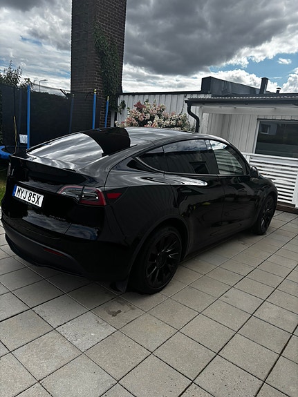 Tesla Model Y 2 of 5