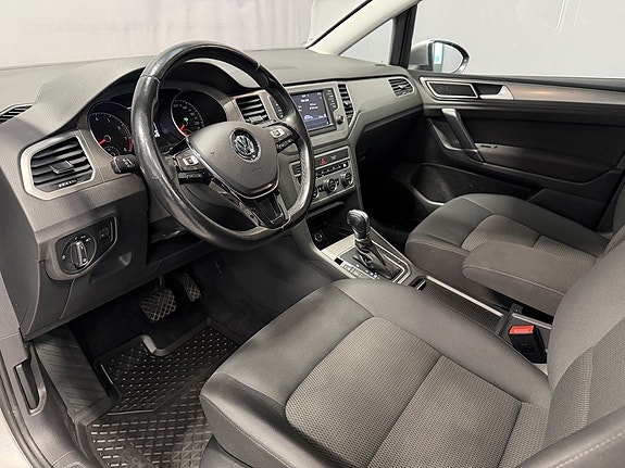 Volkswagen Golf Sportsvan 9 of 15