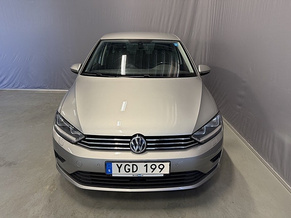 Volkswagen Golf Sportsvan 2 of 15