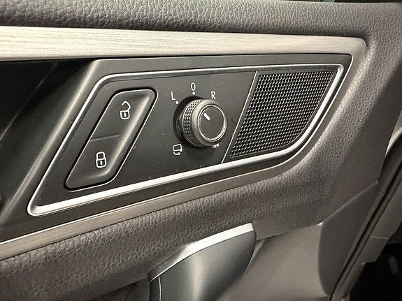 Volkswagen Golf Sportsvan 13 of 15