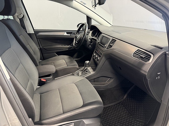 Volkswagen Golf Sportsvan 14 of 15