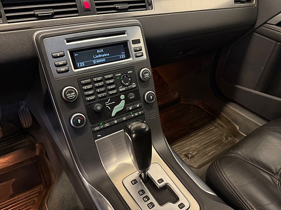Volvo V70 12 of 18