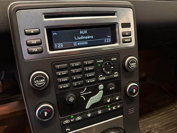 Volvo V70 13 of 18