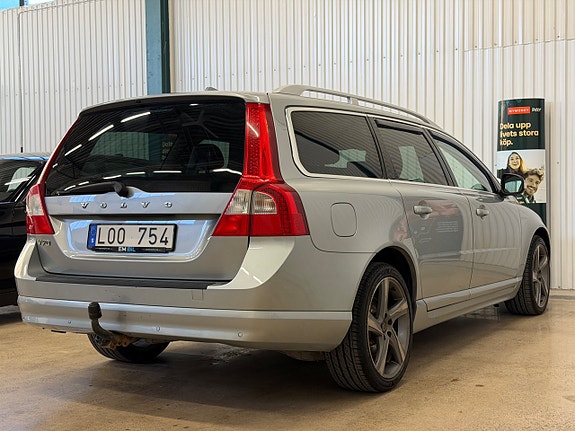 Volvo V70 7 of 18