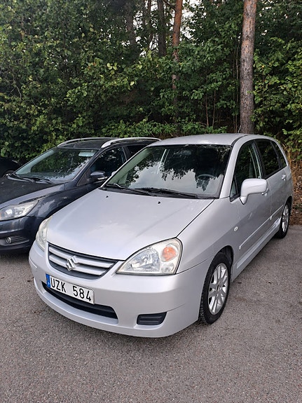 Suzuki Liana 3 of 5