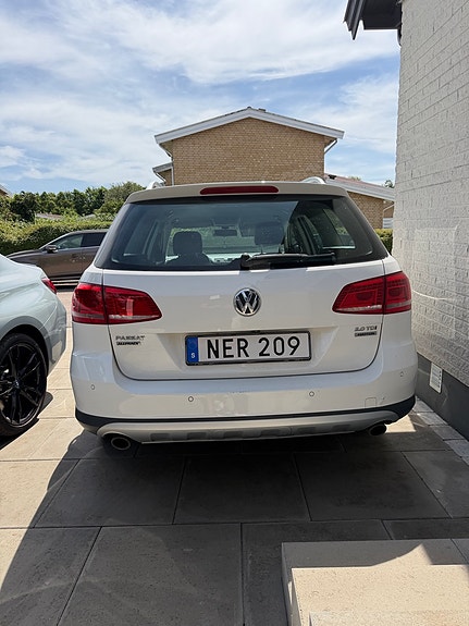 Volkswagen Passat Alltrack 4 of 5