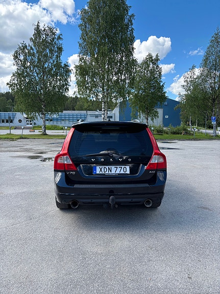 Volvo V70 4 of 5