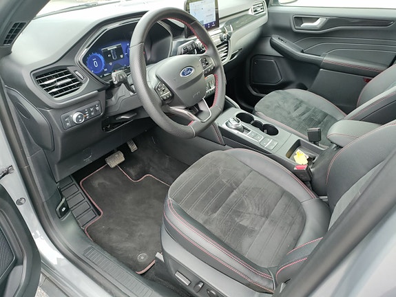 Ford Kuga 9 of 13