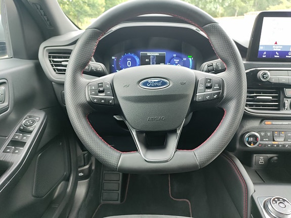 Ford Kuga 12 of 13