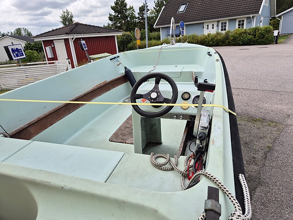 Styrpulpet med defekt motor. 2 of 5