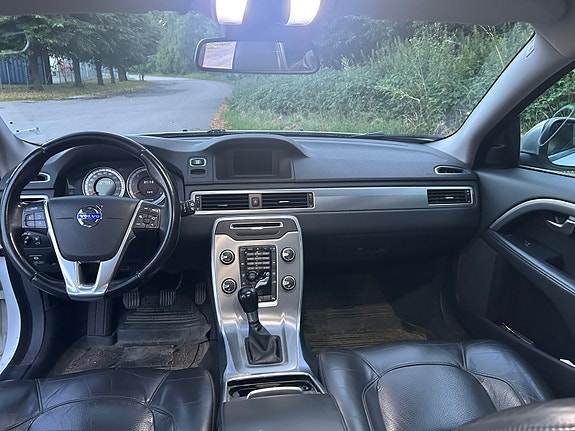 Volvo V70 10 of 17