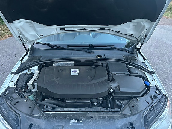 Volvo V70 5 of 17