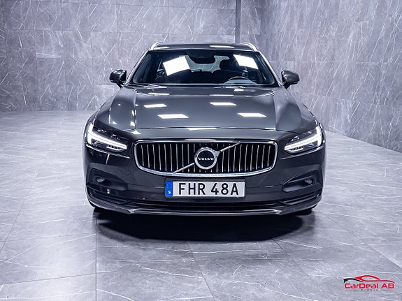 Volvo V90 2 of 5
