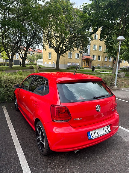 Volkswagen Polo 2 of 5