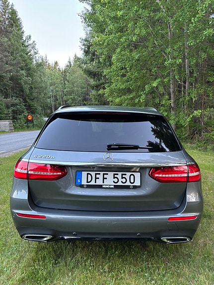 Mercedes-Benz E220 8 of 12