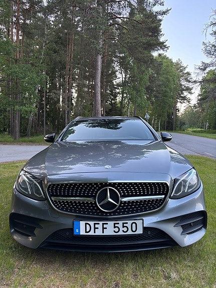 Mercedes-Benz E220 7 of 12