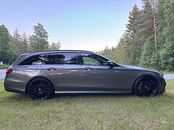 Mercedes-Benz E220 5 of 12