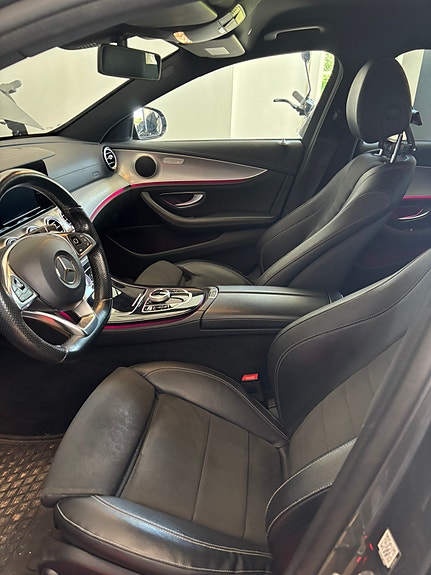 Mercedes-Benz E220 12 of 12