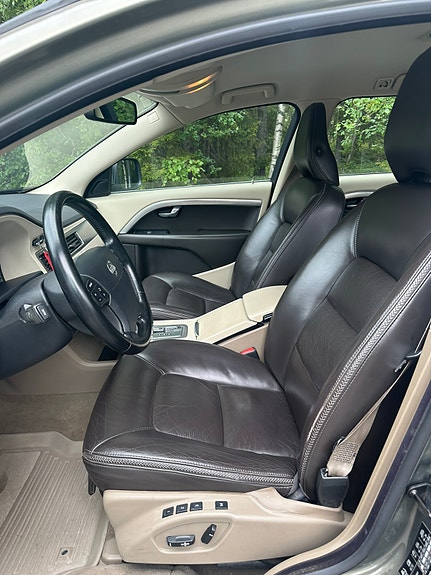 Volvo XC70 4 of 5